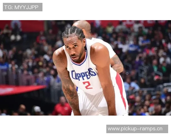 莱昂纳德生涯得分突破15000分快船三节惨遭对手压制落后32分