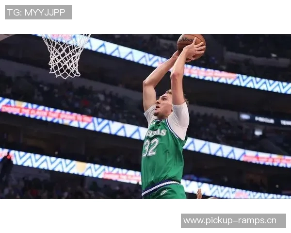 浓眉半场表现亮眼12投6中罚球全中助力球队争胜